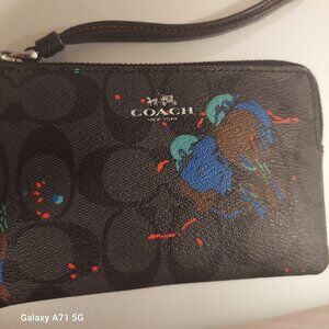Reserved Coach Sierra Bird Print Signature Wristlet